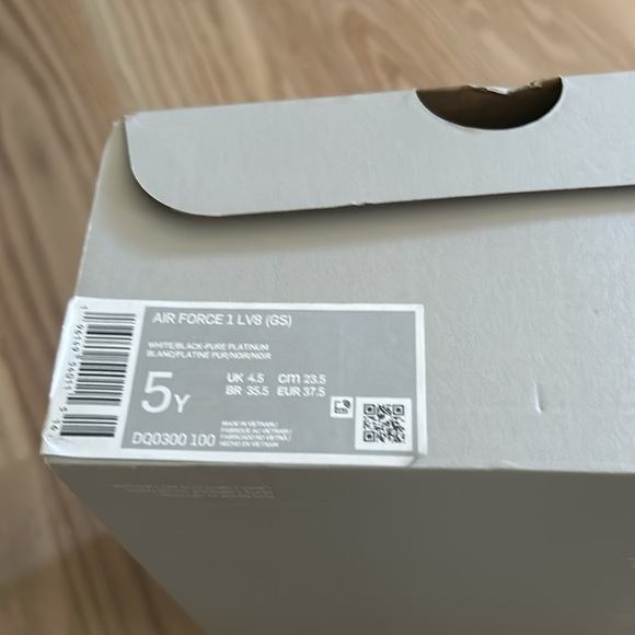 Youth Air Force 1 LV8 (GS) size 5y black and white - Picture 11 of 13